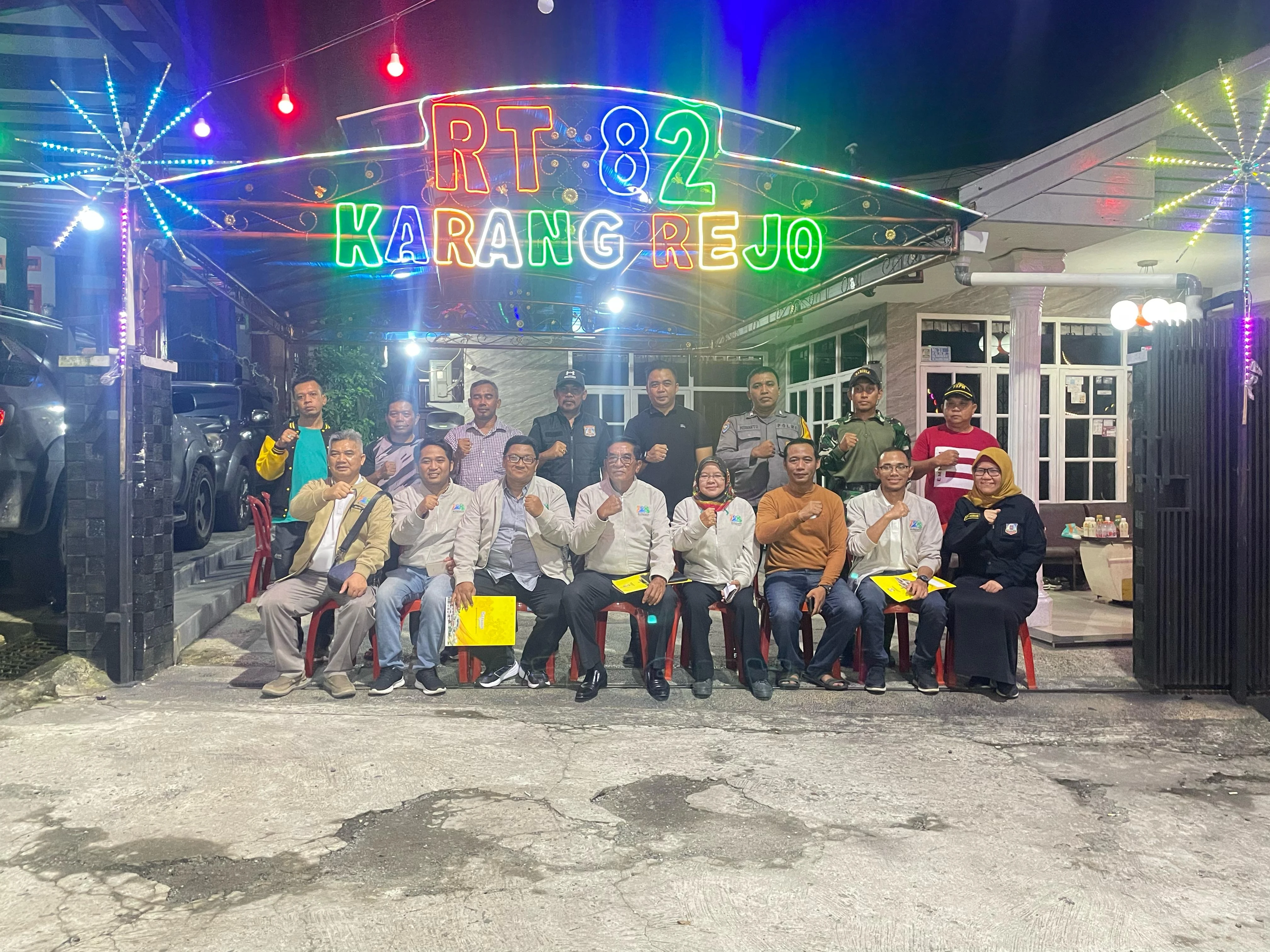 Kunjungan Juri Lomba Lampu Hias di RT. 82 Kelurahan Karang Rejo Kunjungan Juri Lomba Lampu Hias di RT. 82 Kelurahan Karang Rejo