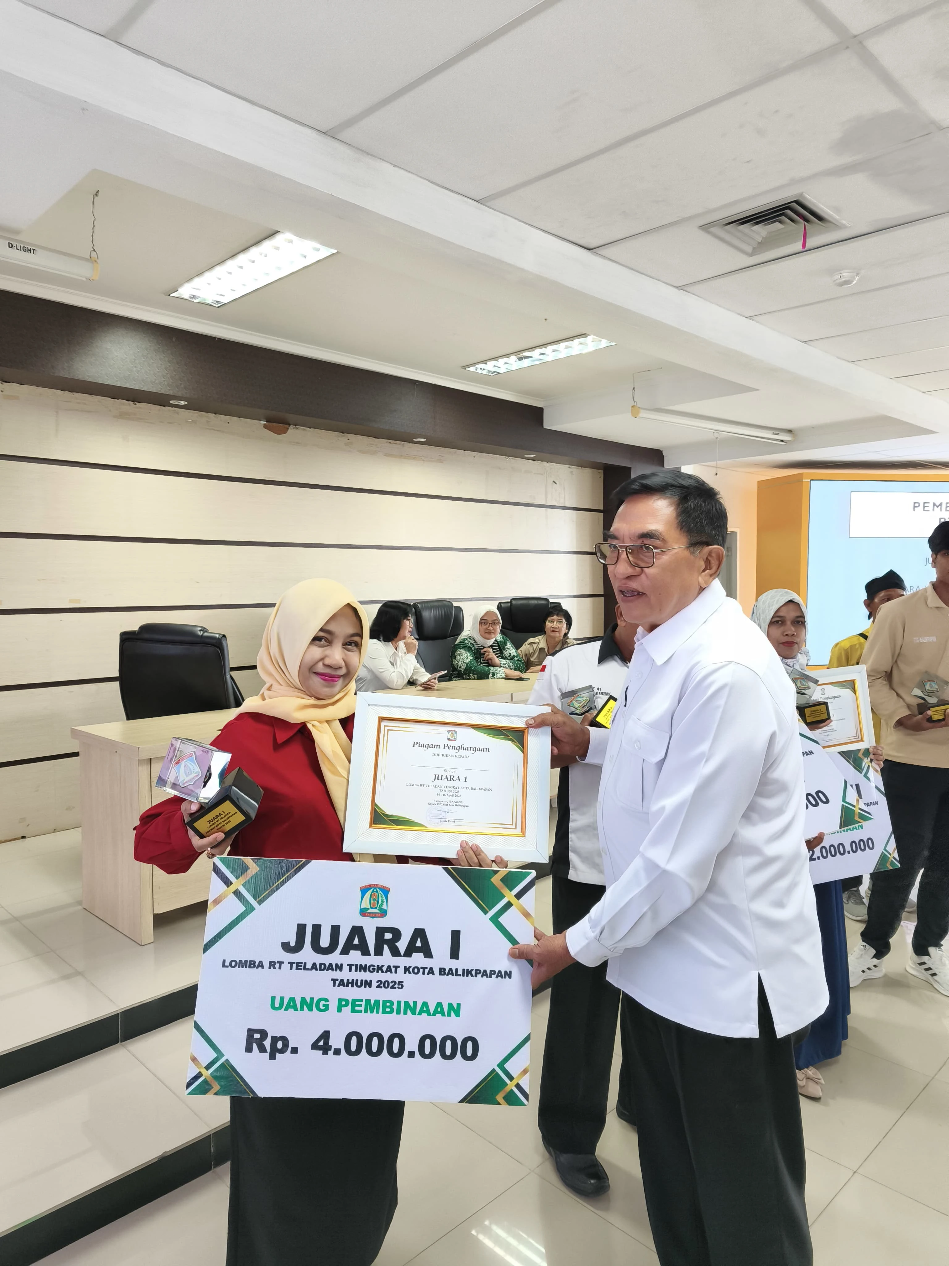 RT. 49 Kelurahan Gunung Sari Ilir, Raih Juara Pertama Lomba RT Teladan Tingkat Kota Balikpapan RT. 49 Kelurahan Gunung Sari Ilir, Raih Juara Pertama Lomba RT Teladan Tingkat Kota Balikpapan